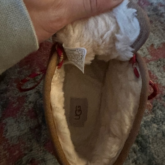 Platform Chestnut UGGS - Picture 7 of 7